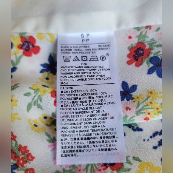 EUC Size S Banana Republic Tank Top Blouse. Lightweight and Lined. Beautiful. - Picture 10 of 10